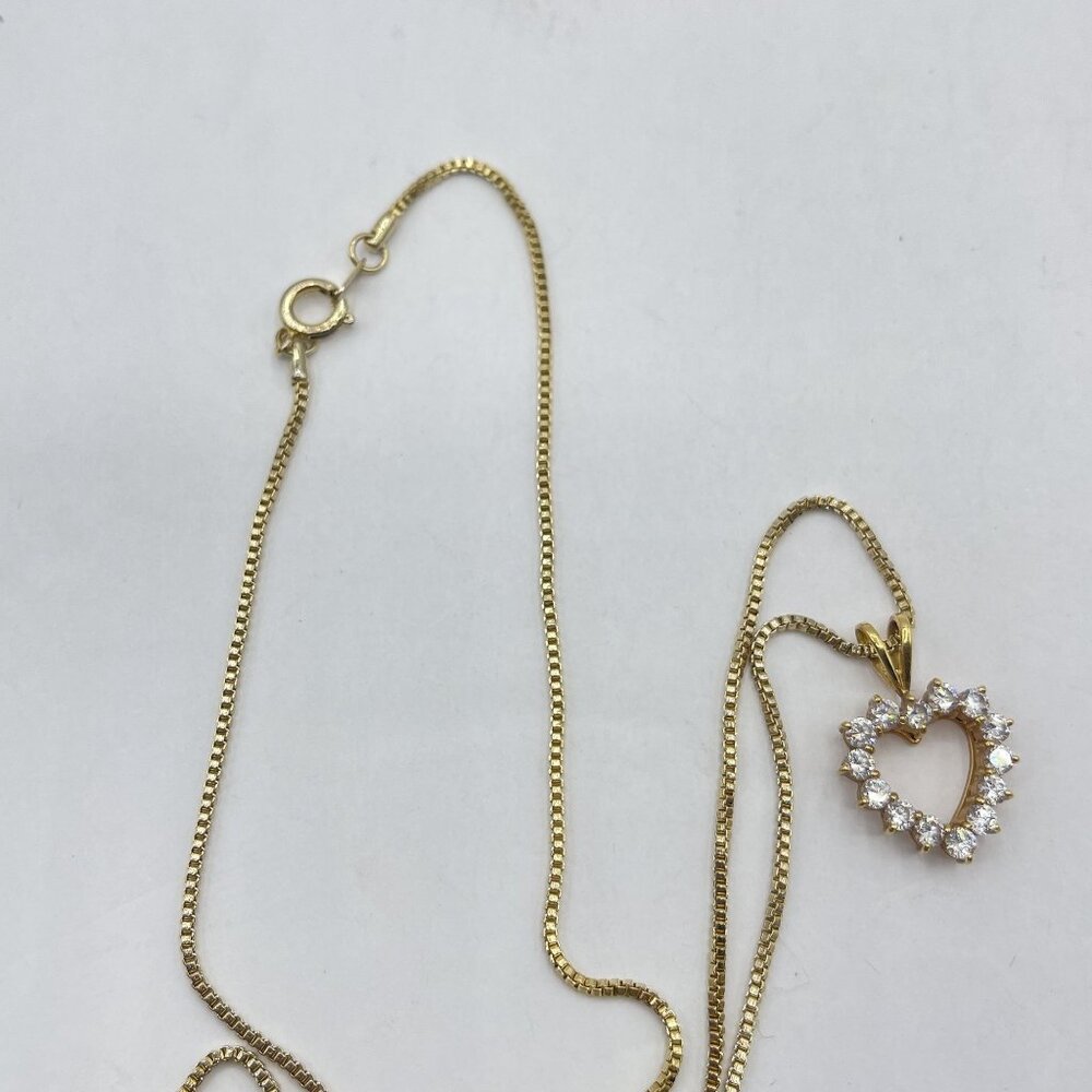 14K Gold Heart Pendant Necklace With Cubic Zirconia Stones 28" - Picture 4 of 8